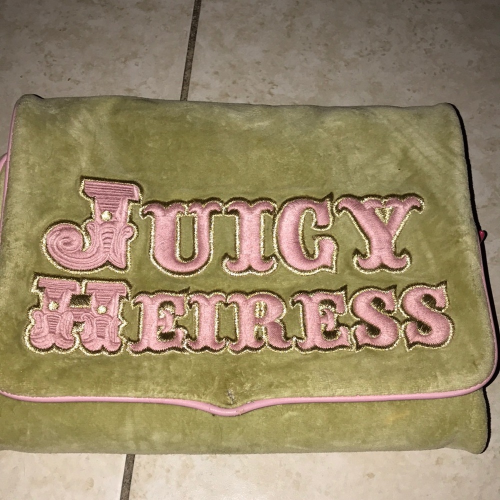 Juicy Couture Travel makeup bag